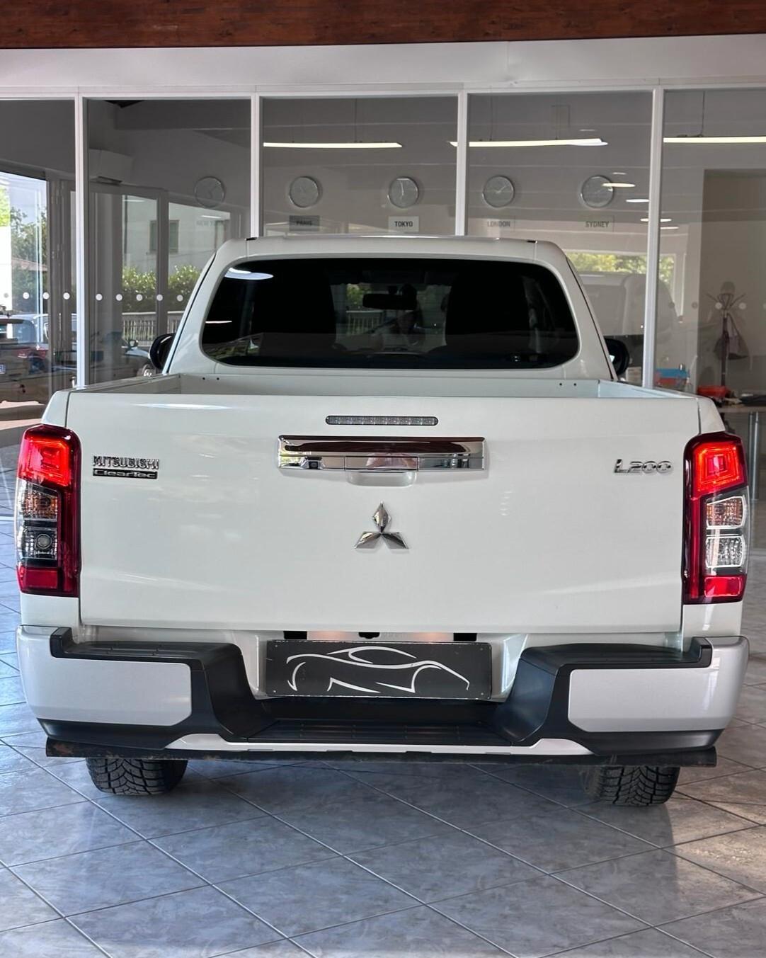 Mitsubishi L200 2.3 D Club Cab 4x4 Super Select Intense *UniProprietario