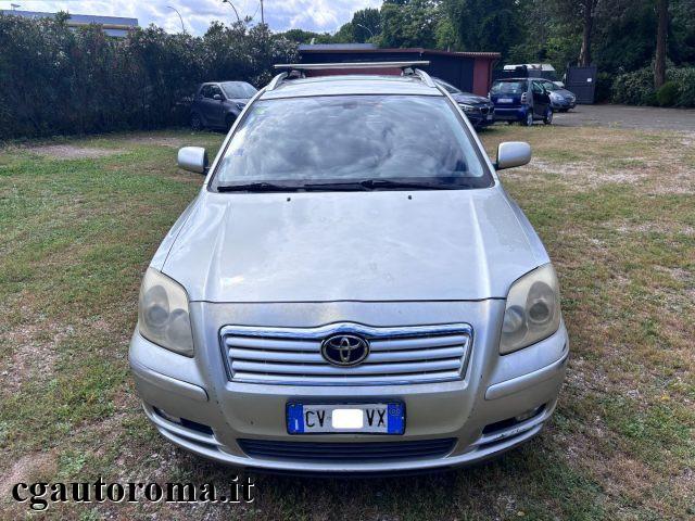 TOYOTA Avensis 2.0 D-4D 16V Station Wagon