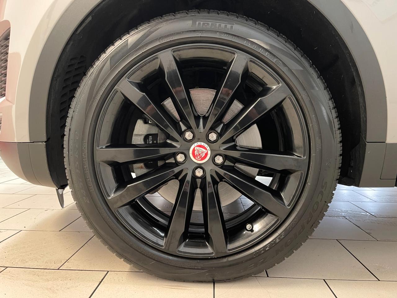 Jaguar E-Pace Dynamic 2.0 i4 awd 200cv auto-LEGGI SOTTO