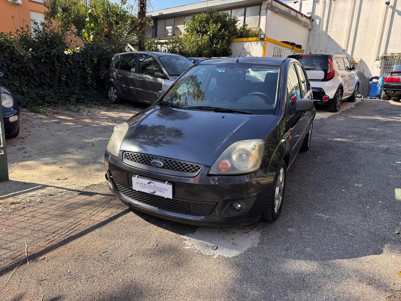 Ford Fiesta 1.4 16V 5p. Ghia