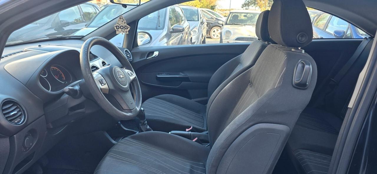 Opel Corsa 1.2 3 porte Sport