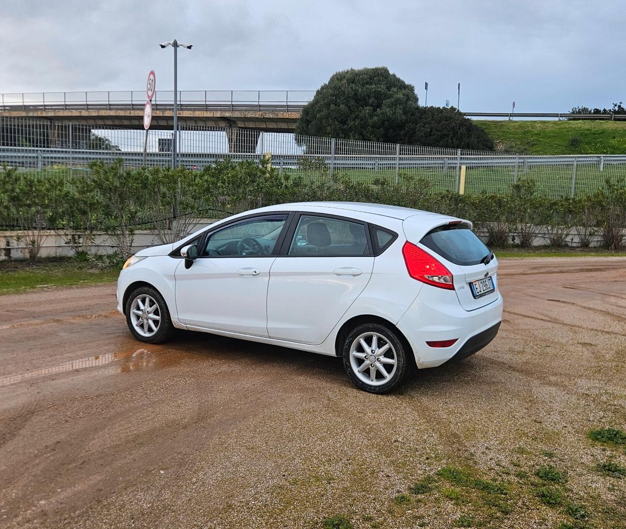 Ford Fiesta 1.4 TDCi 70CV 5 porte Titanium