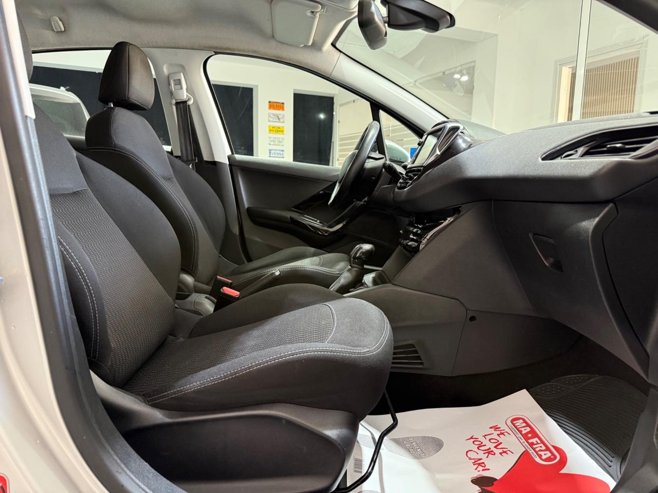 Peugeot 208 1.4 HDi 68 CV 5 porte Allure