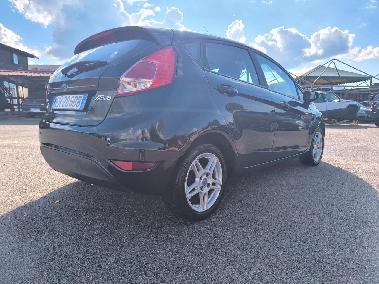 Ford Fiesta 1.4 TDCi 70CV 5 porte Titanium