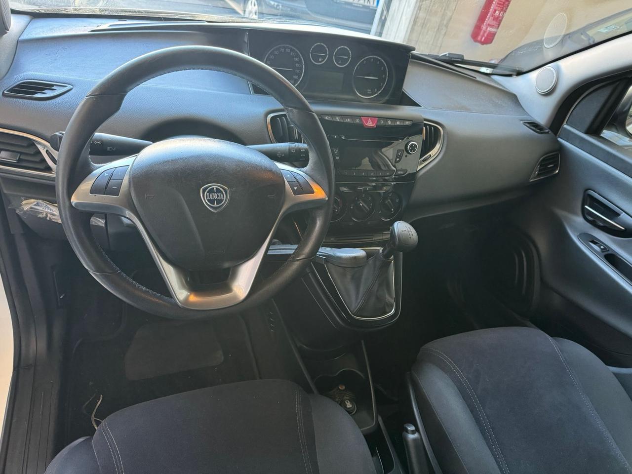 Lancia Ypsilon 0.9 TwinAir 85 CV 5 porte S&S DFN Platinum