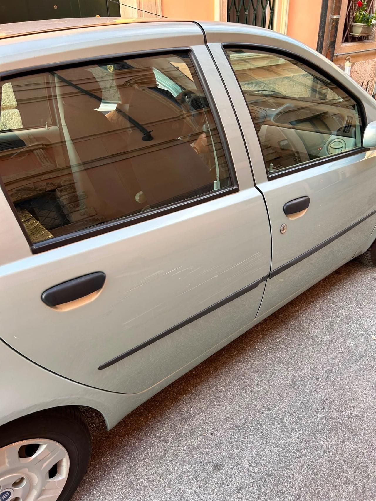Fiat Punto 1.2i cat 5 porte EL unico proprietario