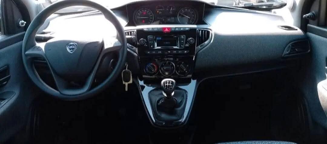 Lancia Ypsilon 1.0 5 porte S&S Hybrid Gold Plus