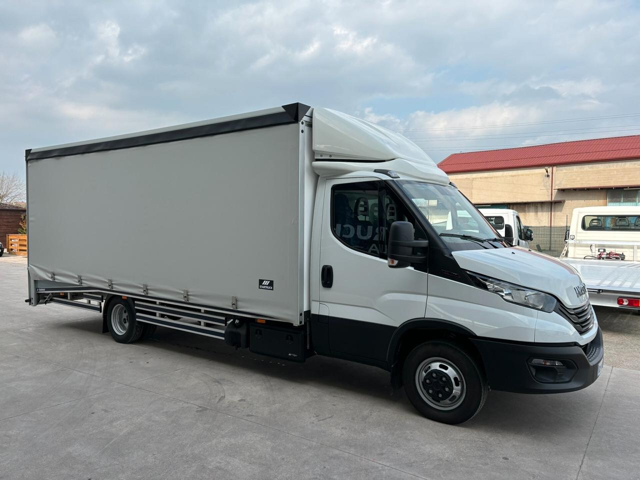 Allestimento trasporto auto coperto carroattrezzi