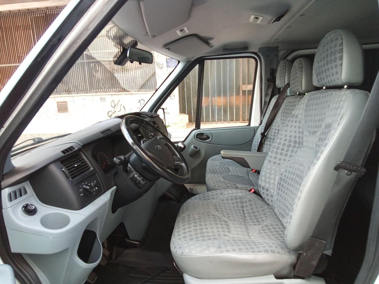FORD TRANSIT 2.2 TDCI TREND 9 POSTI – 120.000 KM – GANCIO TRAINO – GARANZIA – PARI AL NUOVO