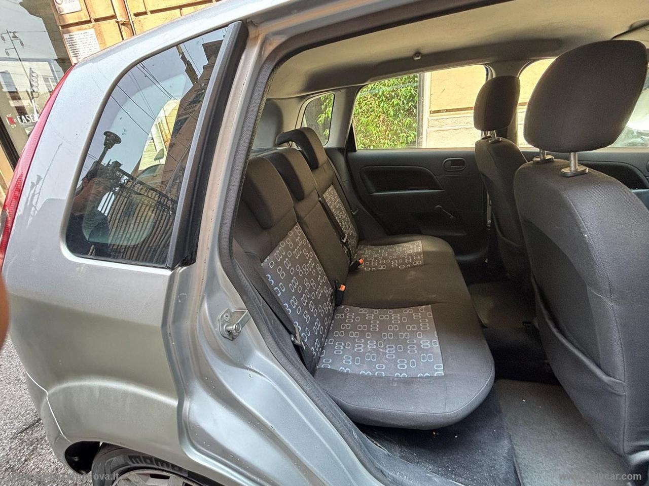 FORD Fiesta 1.2 16V 5p. Ambiente