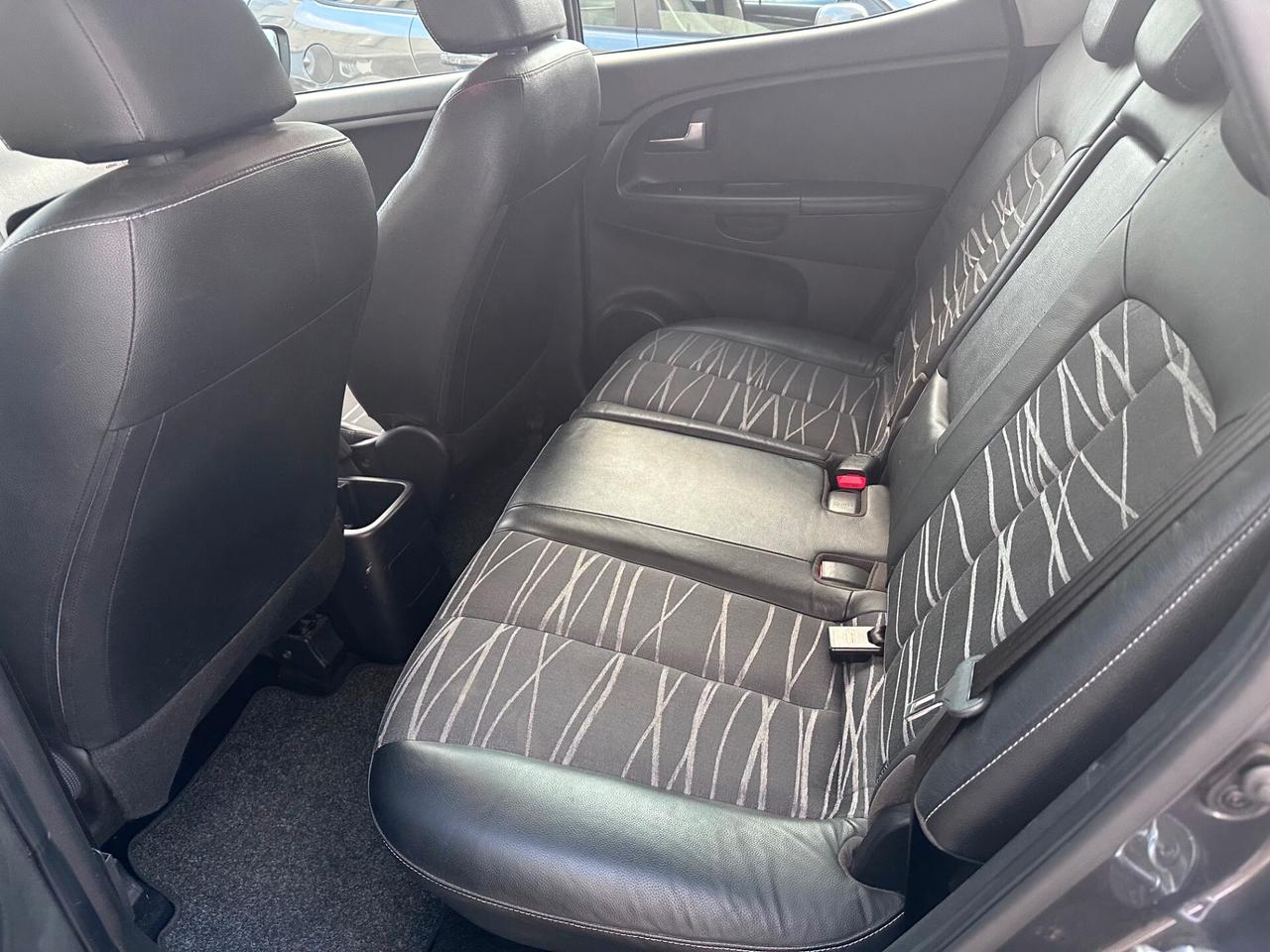 Kia Venga 1.4 CRDi 90CV Cool*EURO6*NAVI*CAM