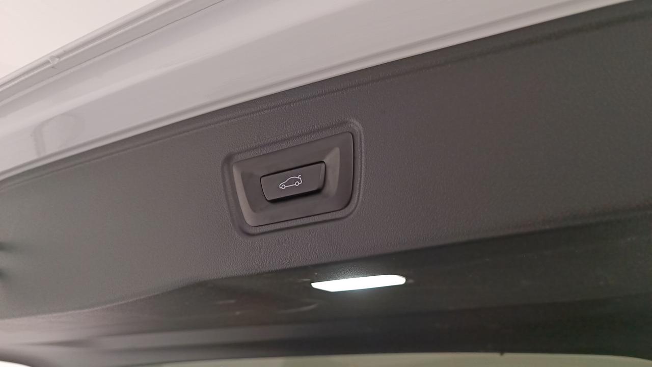 BMW Serie 5 G61 2024 Touring - 520d Touring 48V xdrive MSport Pro auto