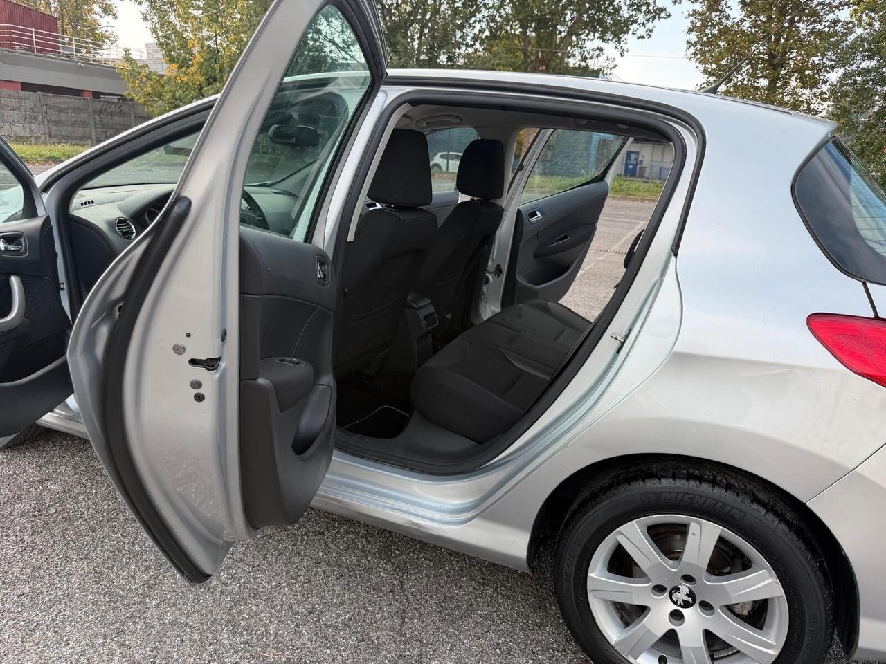 Peugeot 308 1.6 VTi 120CV 5p. Active