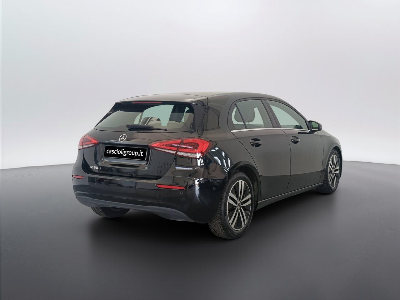 Mercedes-Benz Classe A - W177 2018 - A 180 d Sport Light auto