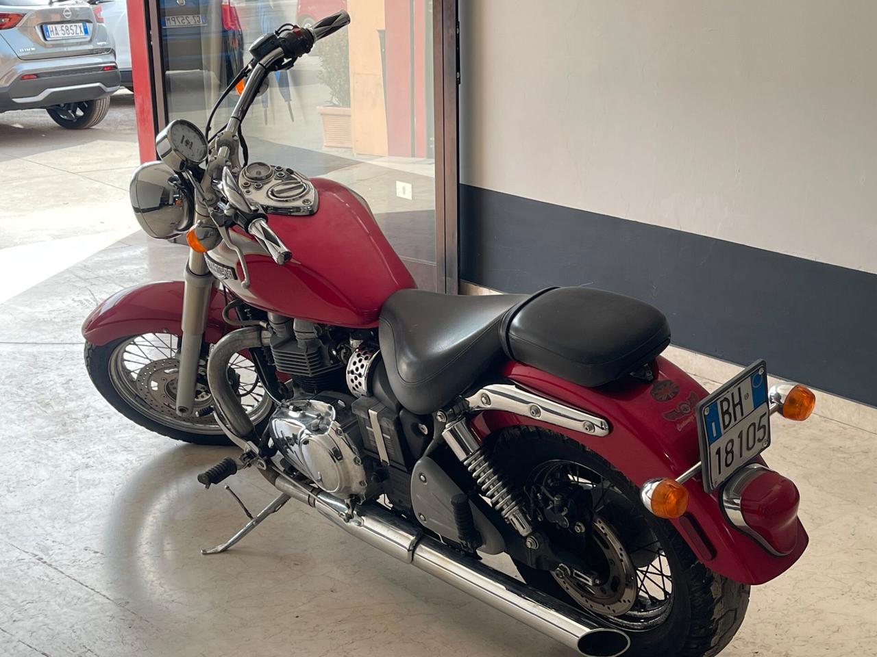 Triumph BONEVILLE AMERICA 800CC