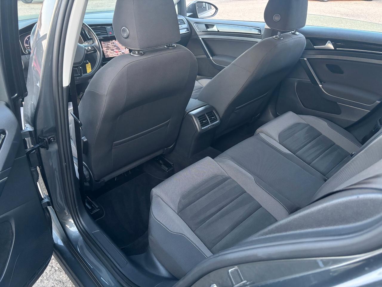 Volkswagen Golf 2.0 TDI DSG 5p. Executive BMT IVA ESPOSTA
