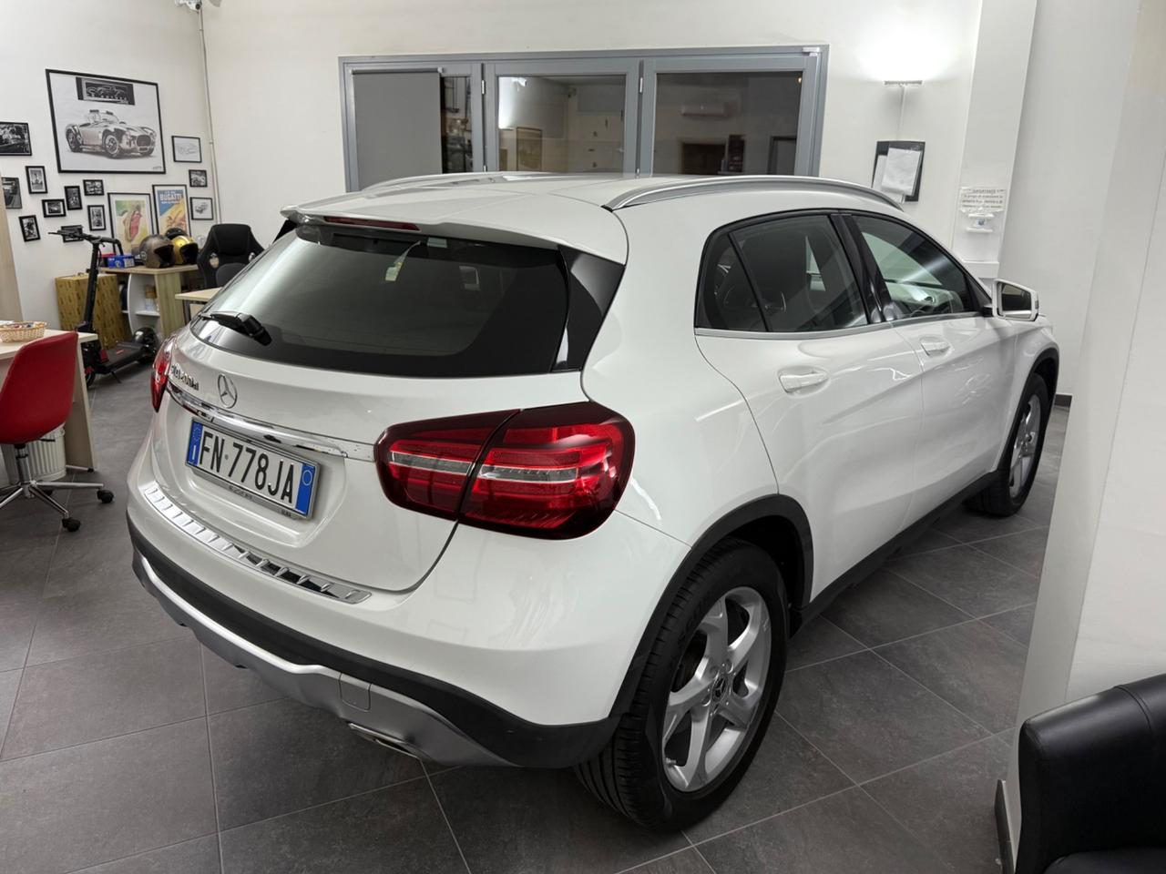 Mercedes-benz GLA 200 d Automatic 2.2 136 Cv Motore Mercedes
