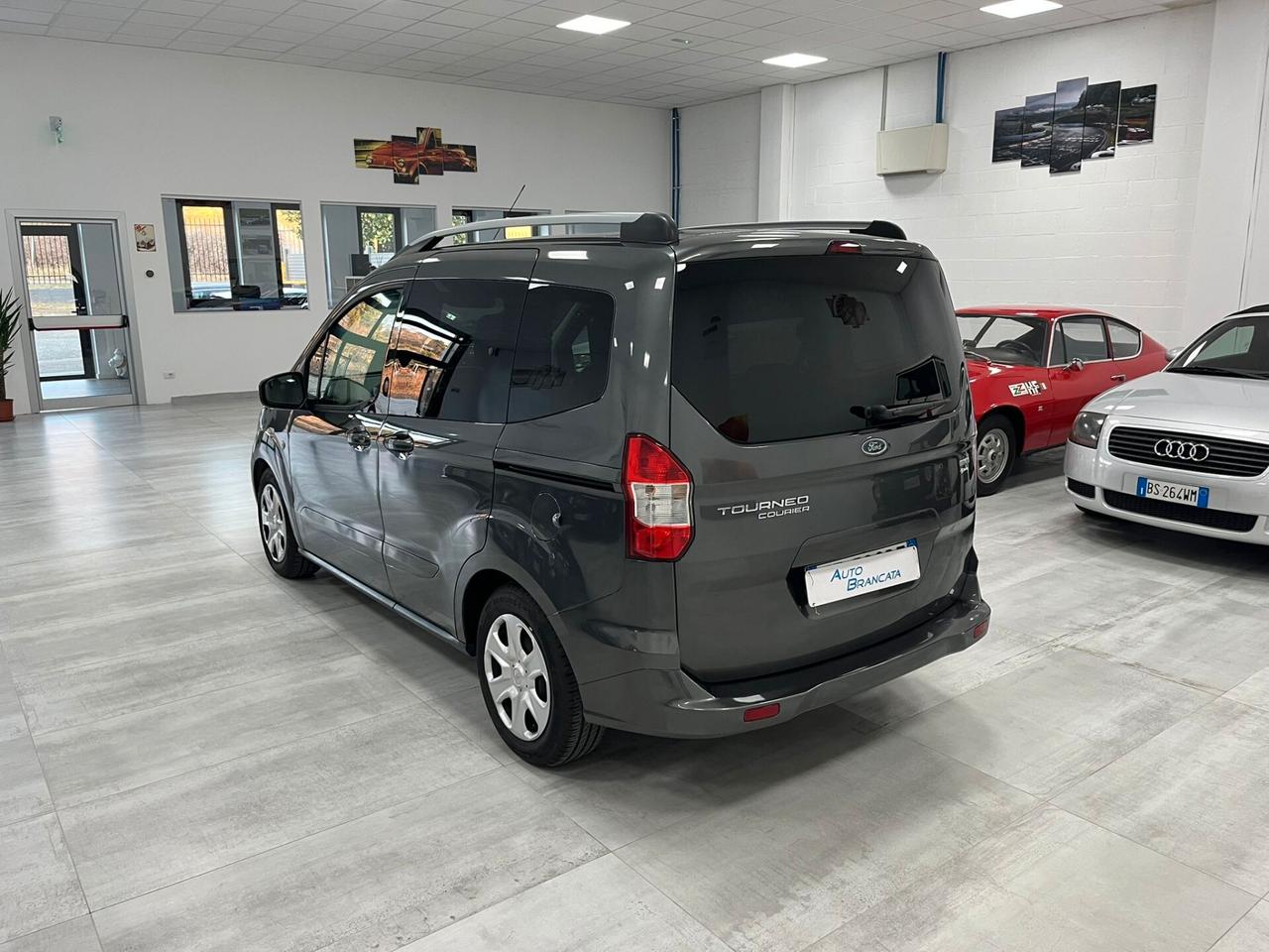 Ford Tourneo Courier 1.0 ECOBOOST