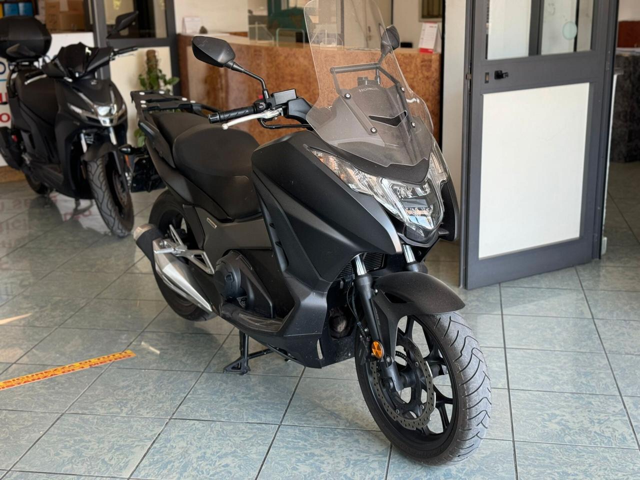 Honda Integra 750