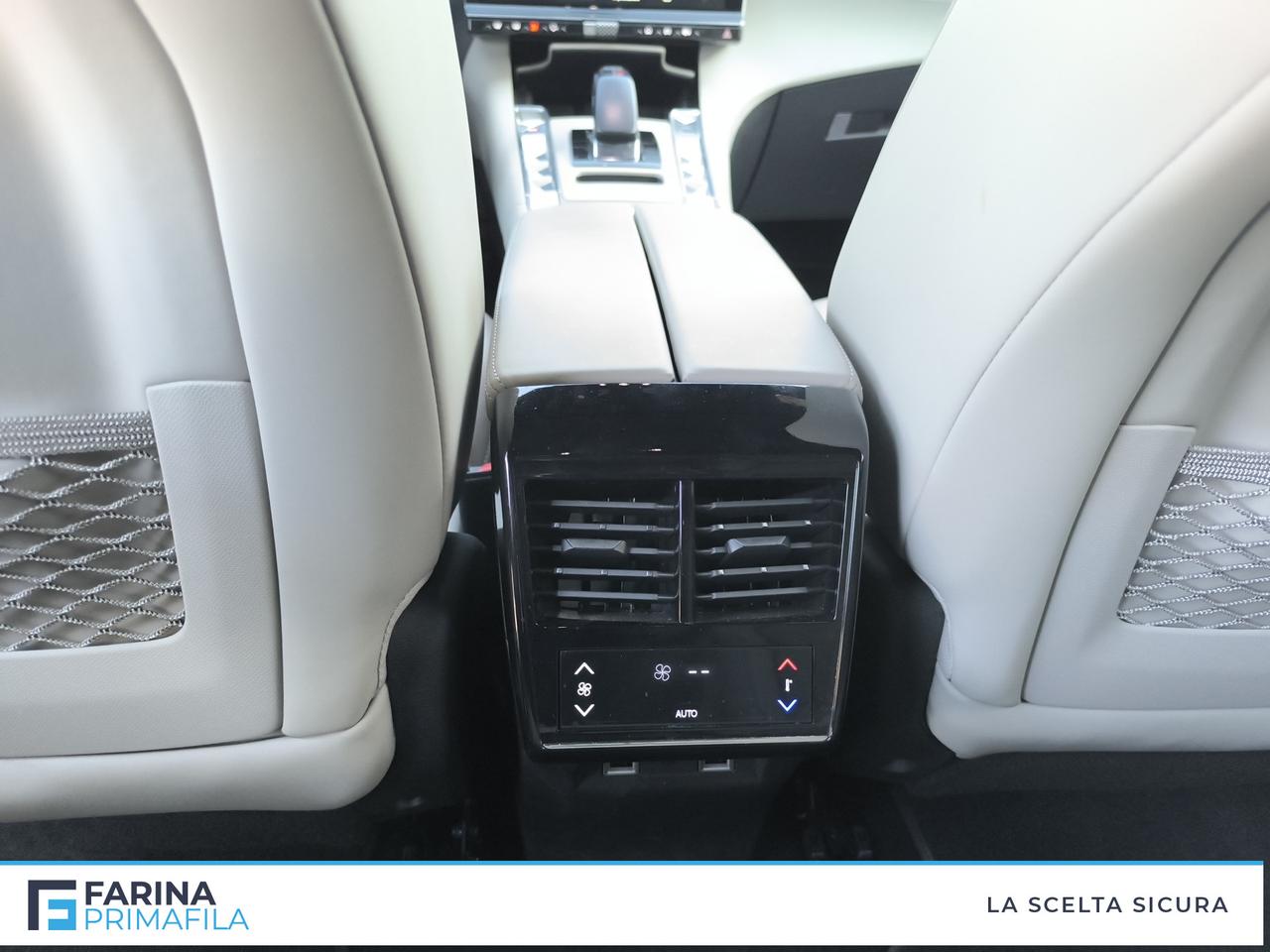 DS DS7 - DS7 1.6 e-tense phev Opera 4x4 300cv auto