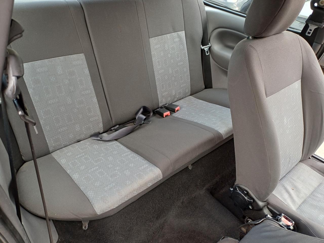 Ford Fiesta 1.2i 16V cat 5 porte Zetec