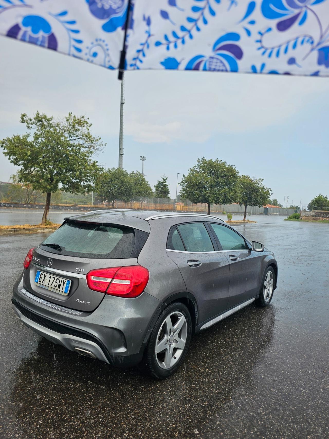 Mercedes-benz GLA 200d Automatic 4Matic Premium AMG