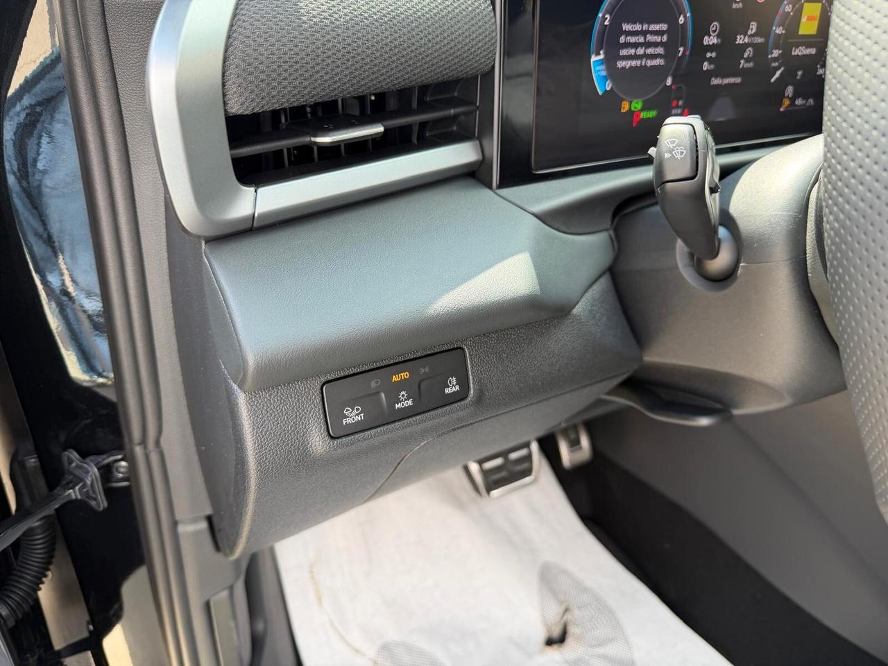 Volkswagen T-Roc 1.5 eTSI ACT 150 CV DSG R-Line