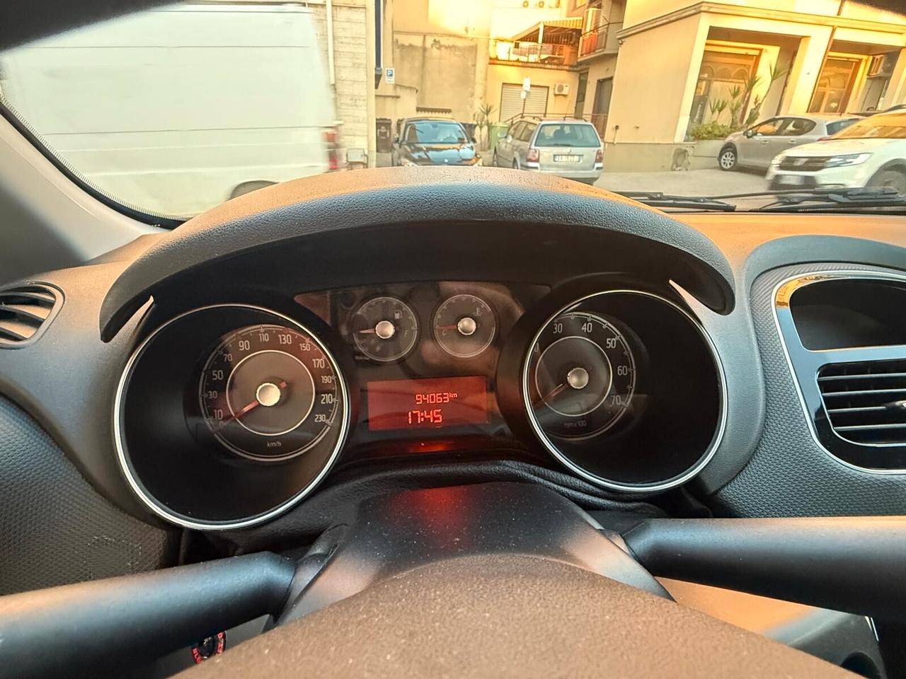 Fiat Punto 1.3 MJT II 75 CV 5 porte Street