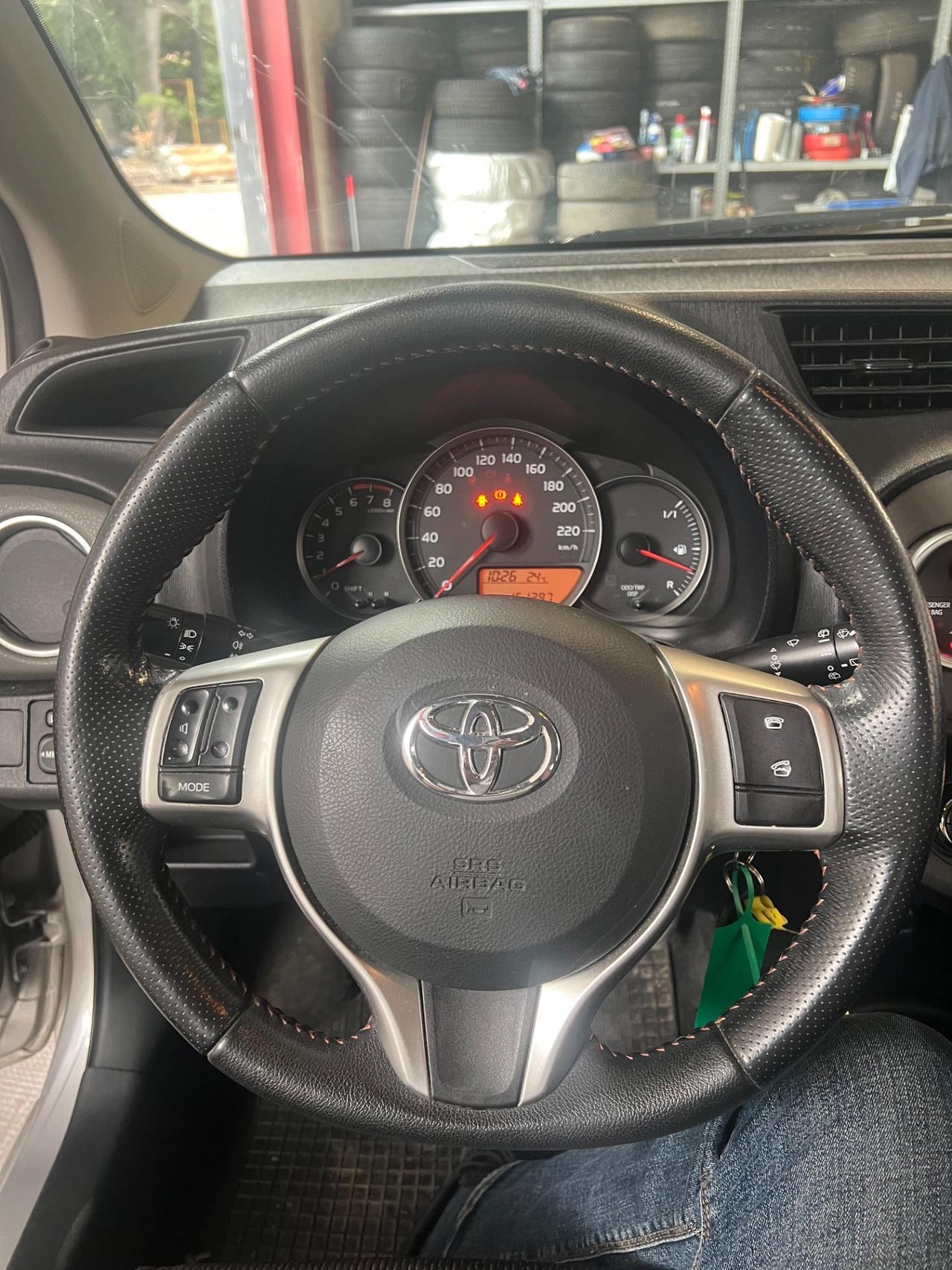 Toyota Yaris 1.3 5 porte Lounge