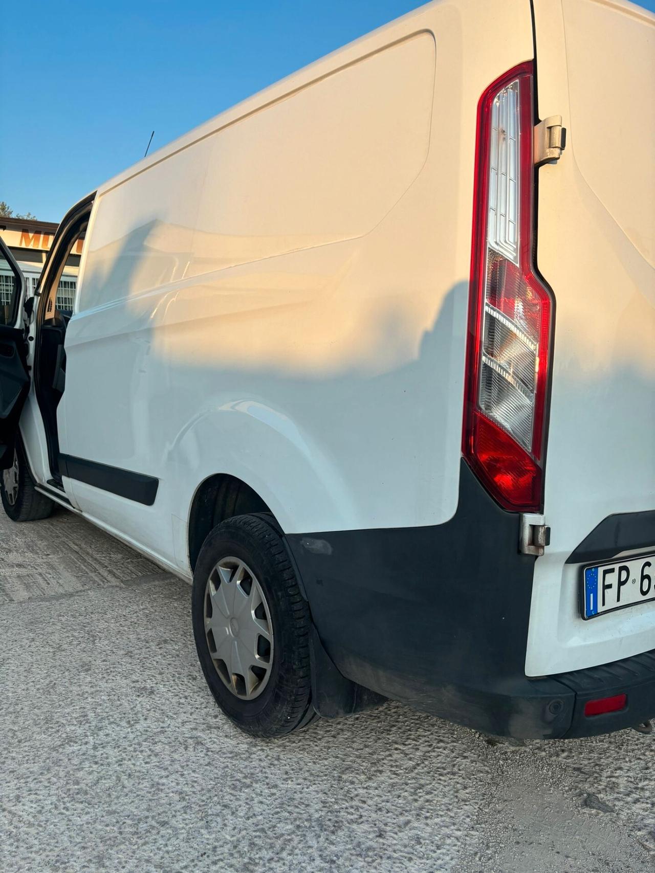 Ford Tourneo Custom Tourneo Custom 310 2.0 TDCi 130CV aut. PC Titanium