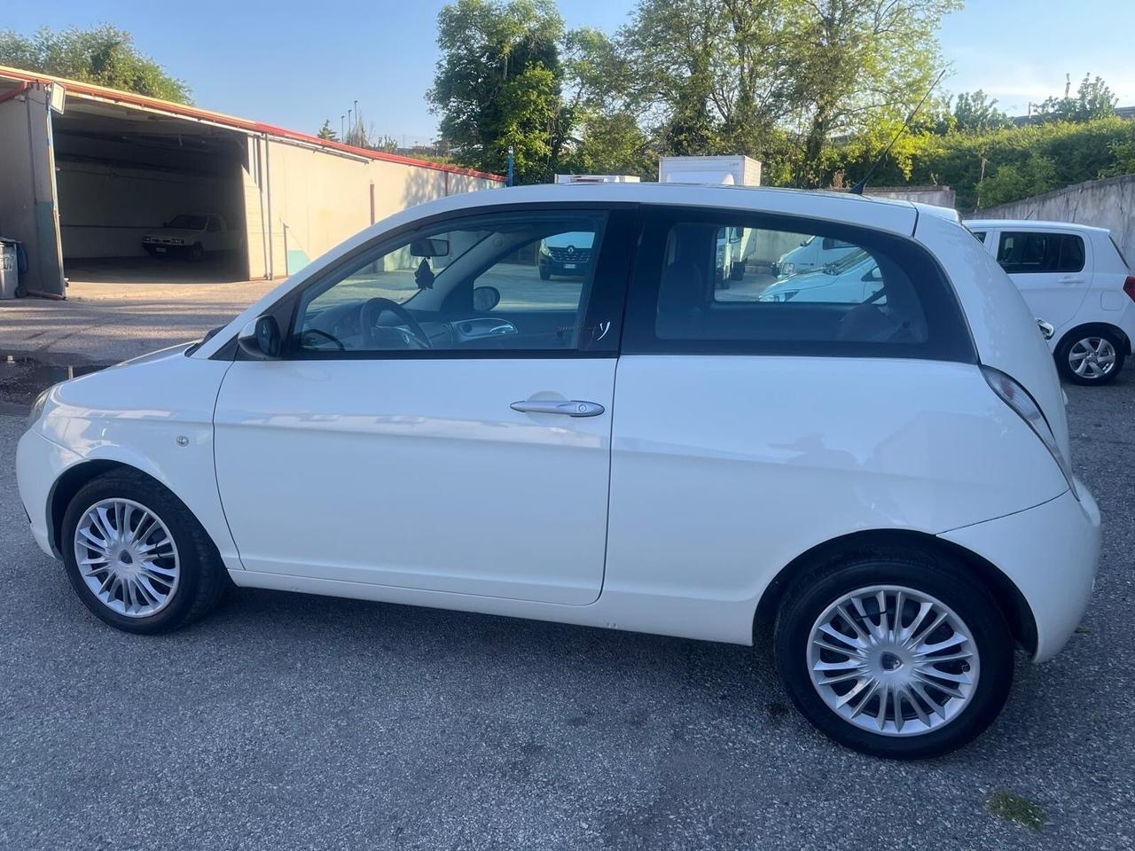 Lancia y -1.2 benz- full-2009