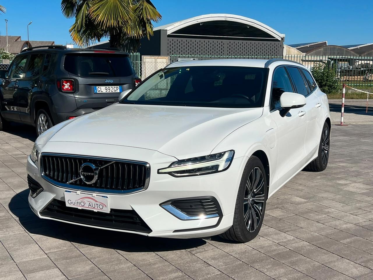 Volvo V60 T6 Recharge AWD Plug-in Hybrid Inscription