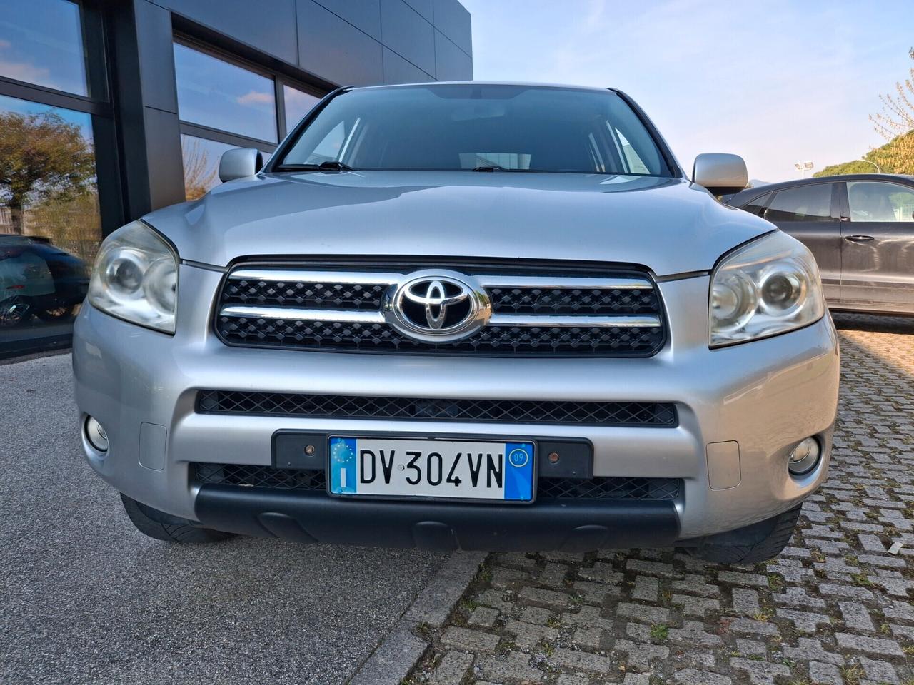 Toyota RAV4-2.2 D-4D 136 CV. Sol*GANCIO TRAINO*