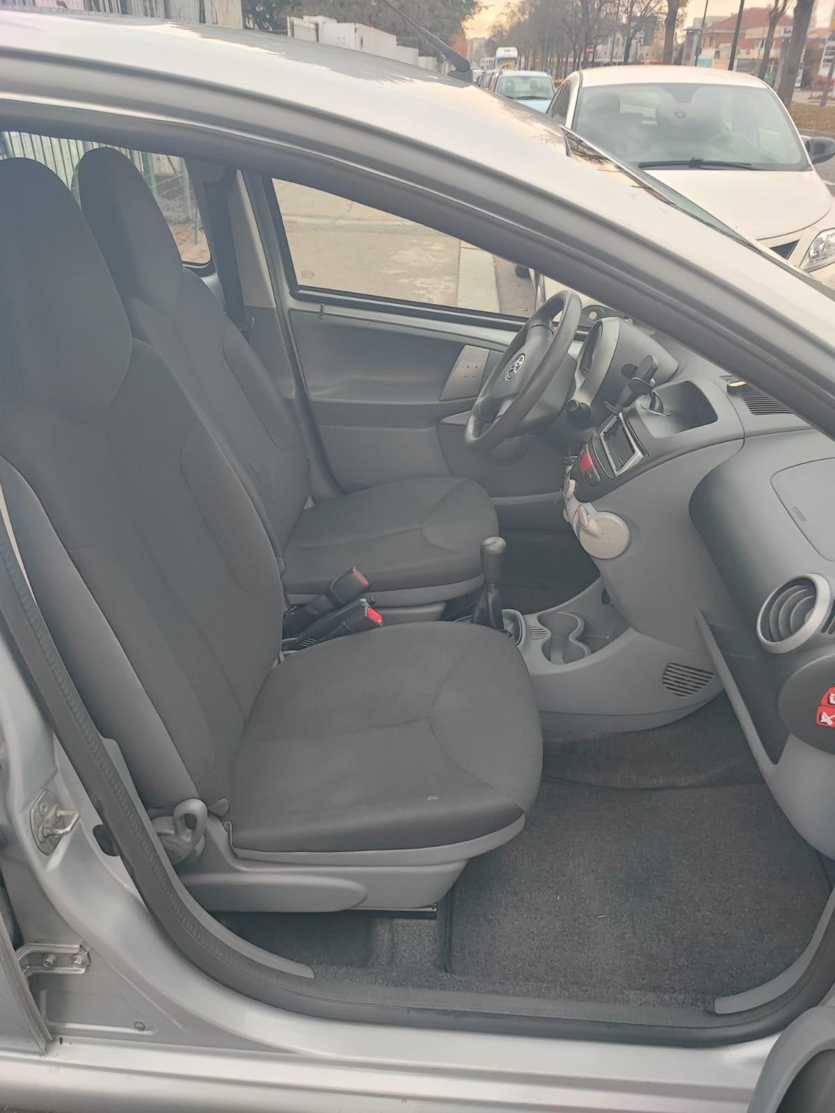 Toyota Aygo 1.0 12V VVT-i 5 porte Sol