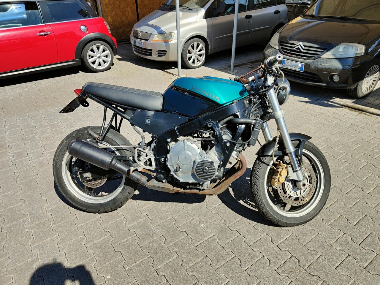 Honda CBR 600 F cafè Racer strorica