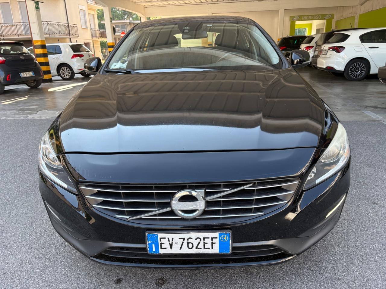 Volvo V60 ..2.0 D3 R momentum anno 2014