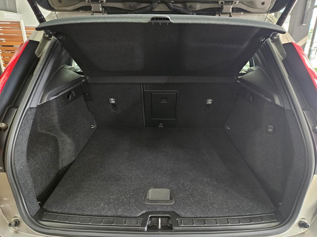 Volvo XC40 T4 Recharge Plug-in Hybrid automatico Essential