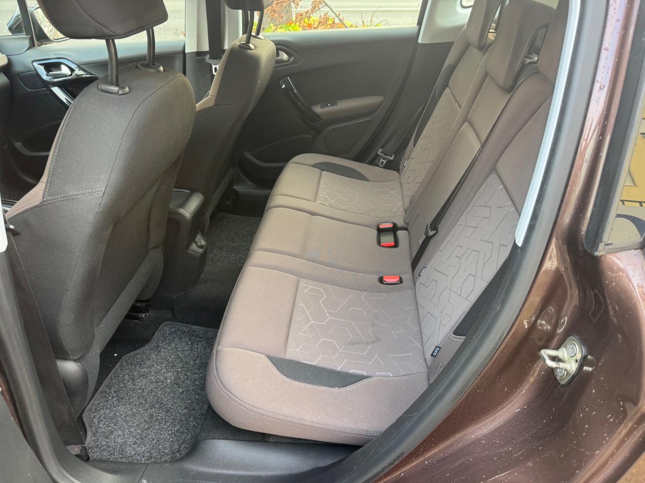 Peugeot 2008 1.4 HDi 68CV neopaten garanzia 12 mesi