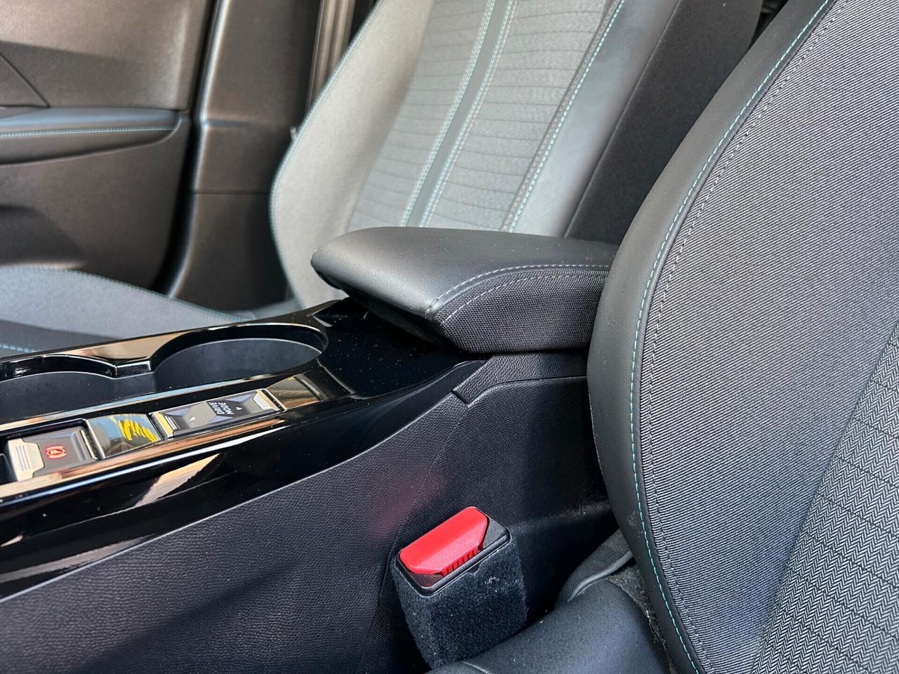 Peugeot 2008 BlueHDi 110 S&S ALLURE PACK