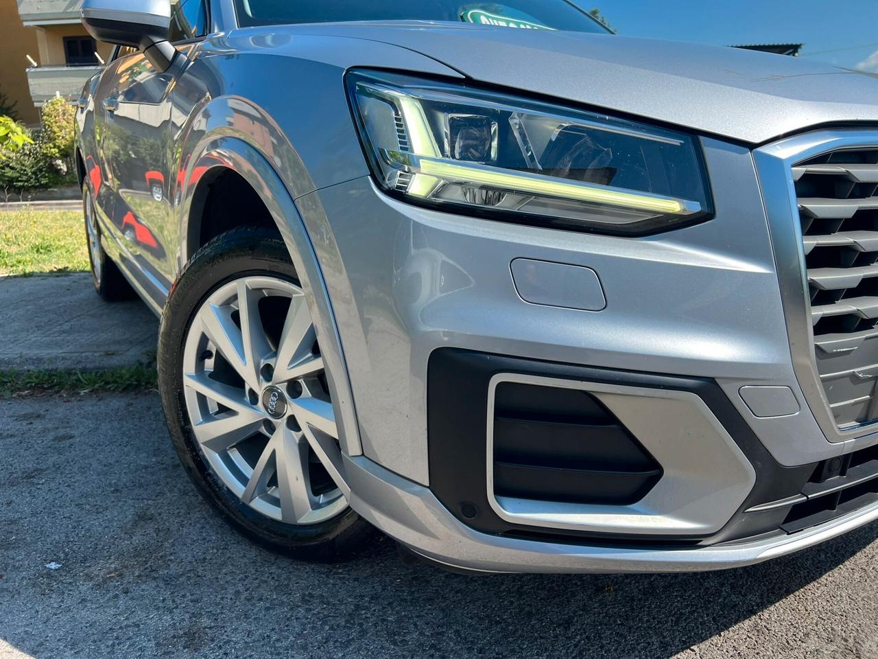 Audi Q2 1.6 s tronic navigatore matrix fari e top