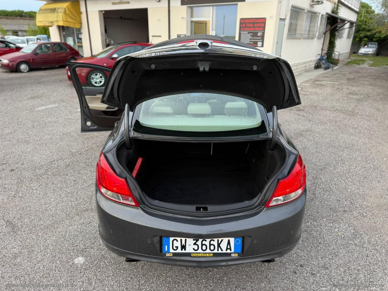 OPEL Insignia 2.0 T 4p. aut. Cosmo OPC LINE