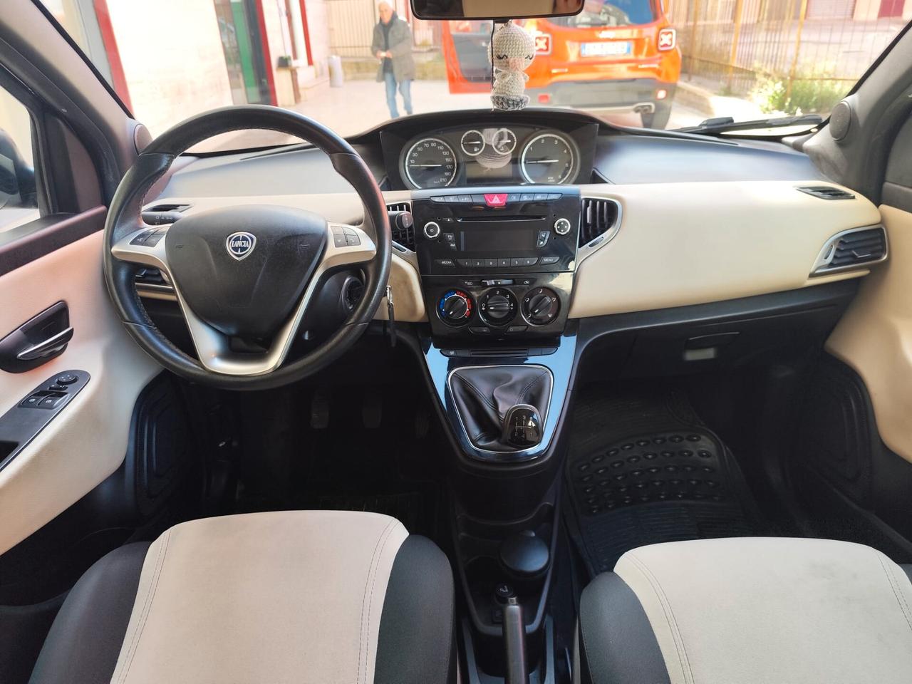 Lancia Ypsilon 1.3 MJT 95 CV 5 porte S&S Platinum