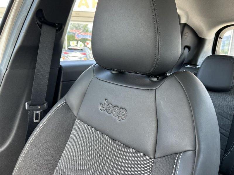 Jeep Avenger 1.2 Turbo 100 CV Altitude 2025 - PARI AL NUOVO