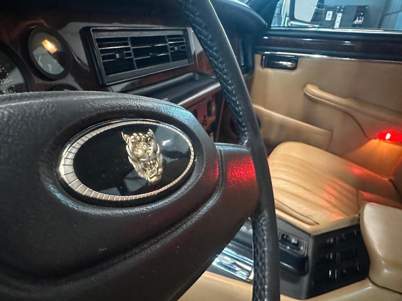 Jaguar XJ12 JAGUAR XJ12 SOVEREIGN 5.3 HE