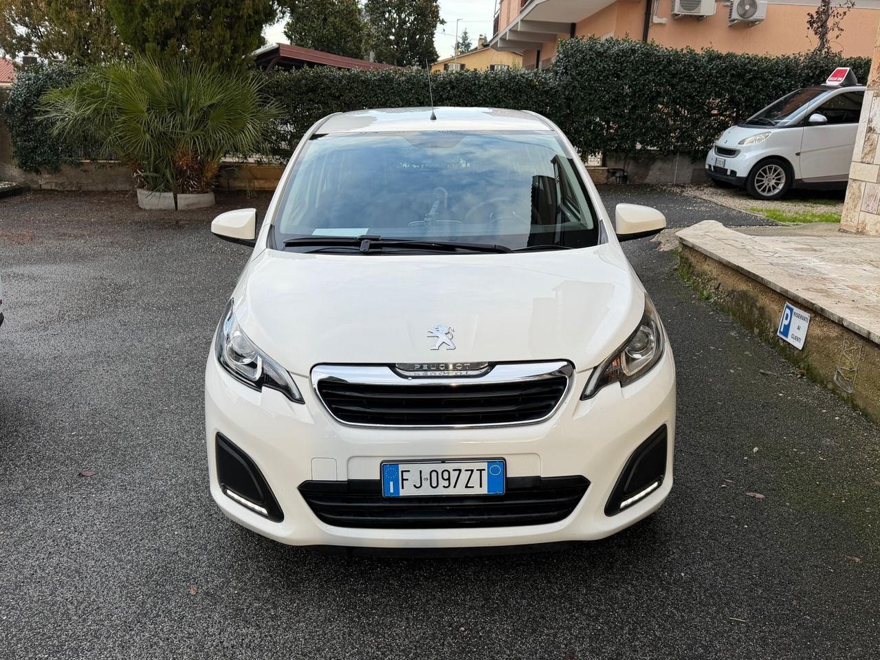 Peugeot 108 1.0 benzina 70cv UNIPRO