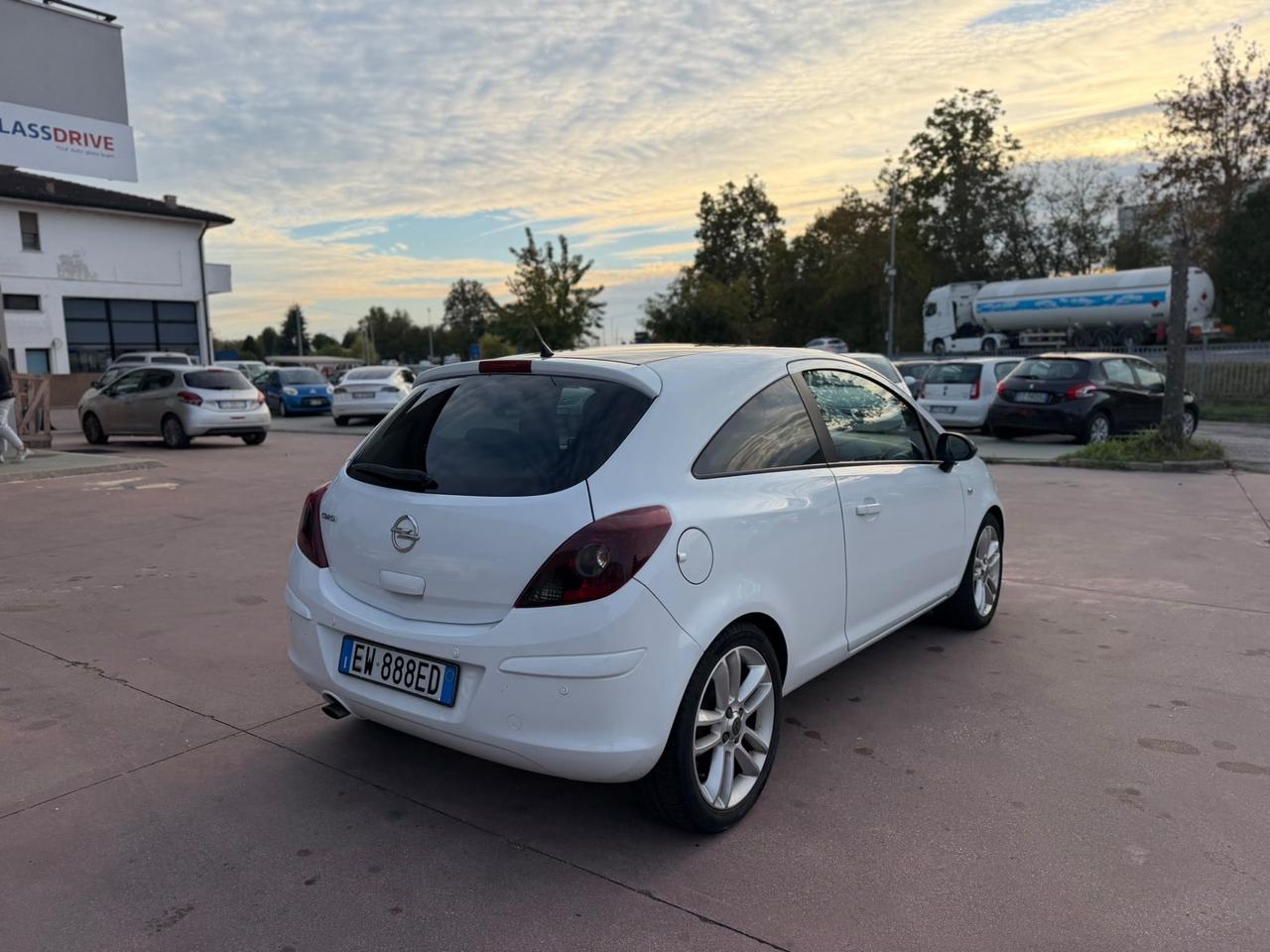 Opel Corsa 1.2 85CV 3 porte GPL-TECH b-color