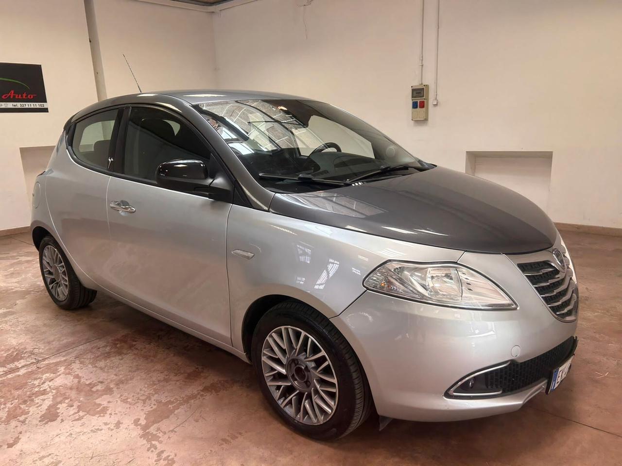 Lancia Ypsilon 1.2 69 CV 5 porte S&S Platinum