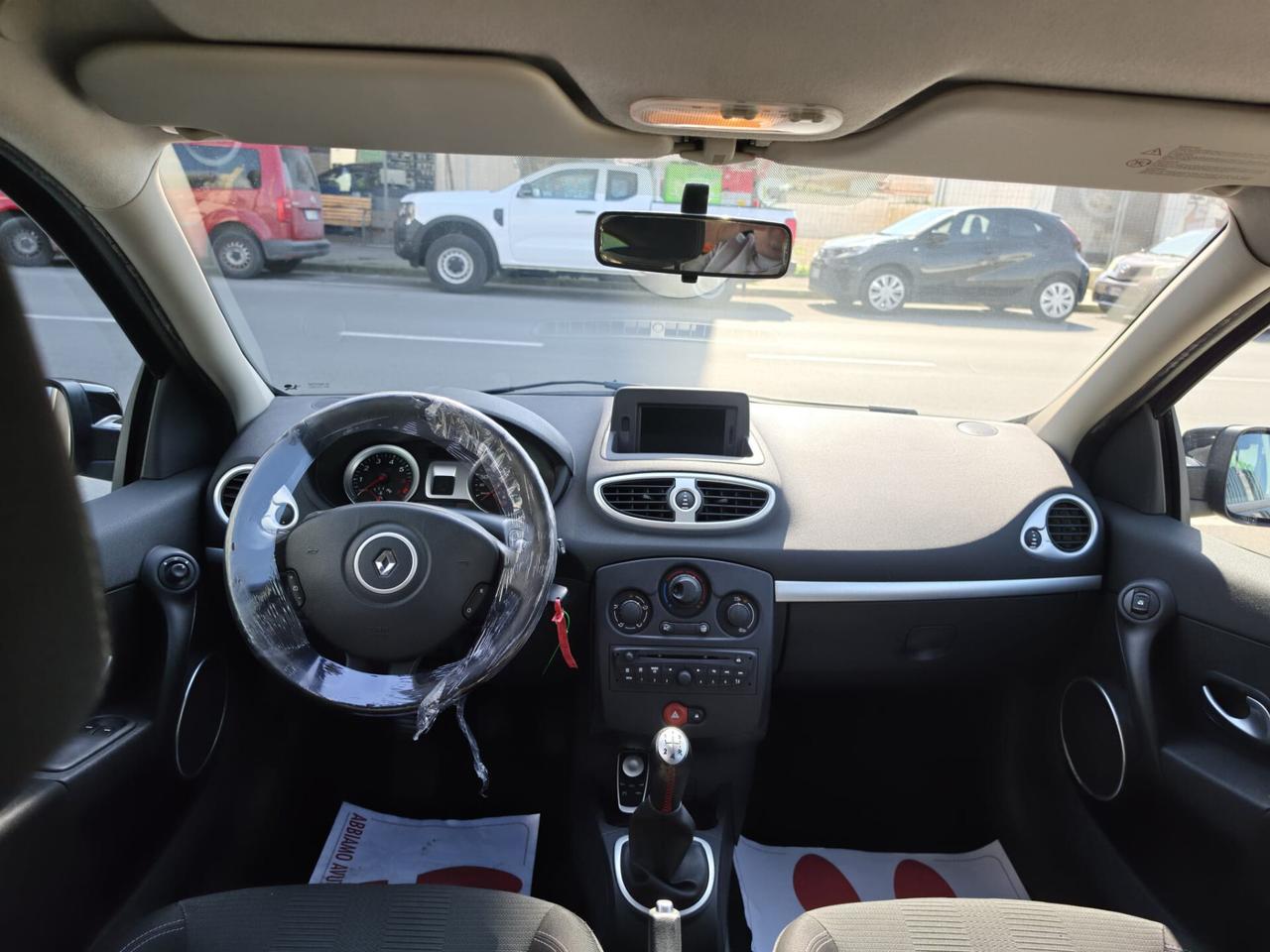 Renault Clio 1.2 16V 5 porte Live! - Anno 2011