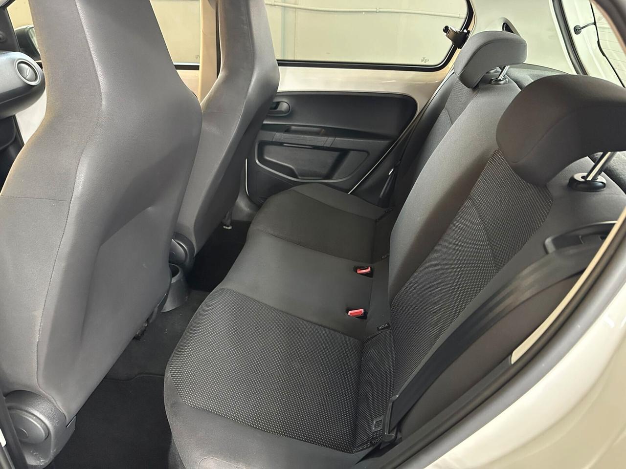 Volkswagen up! 1.0 5p. R-line