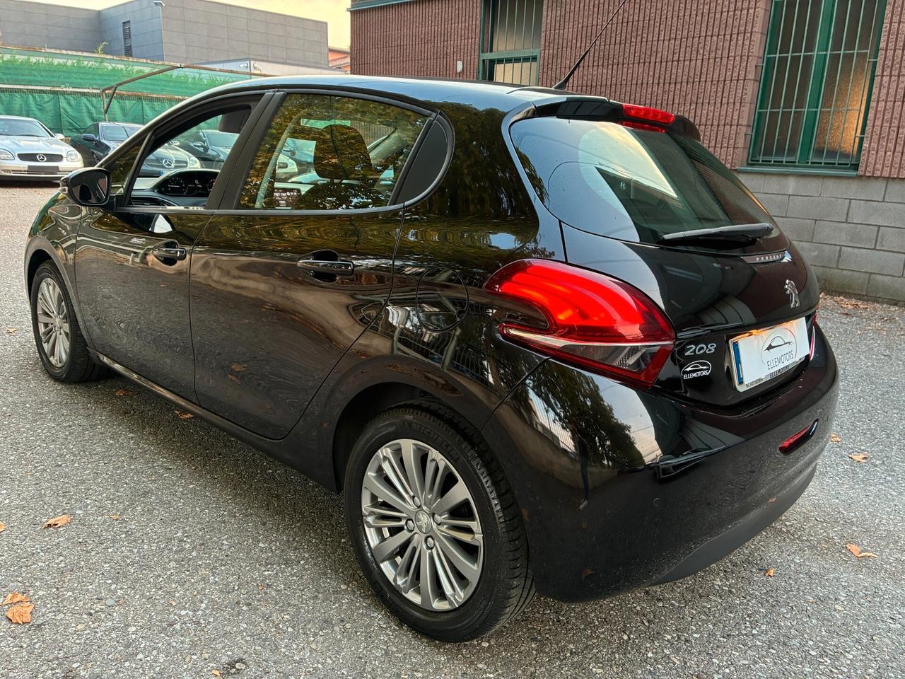 PEUGEOT 208 SOLO 29.813KM